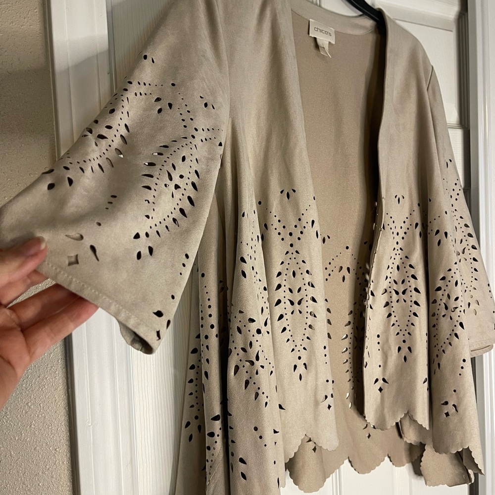 Chico's Faux Suede Laser Cut Open Cardigan Size 1 Medium - Picture 4 of 8